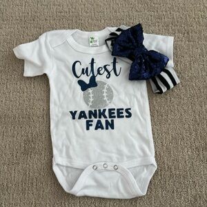 Yankees onesie with bow